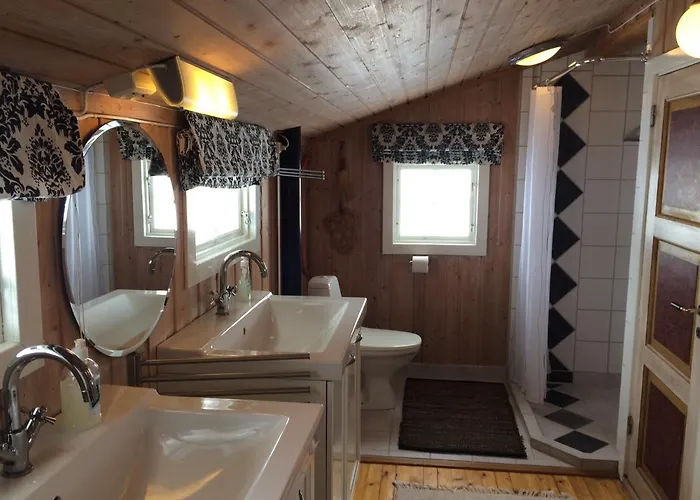 Kjoniksbu - 3 Bedroom بيت للعطل آل